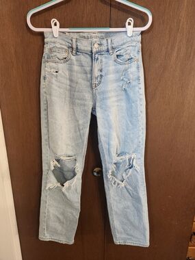 Light Wash Distressed American Eagle Jeans